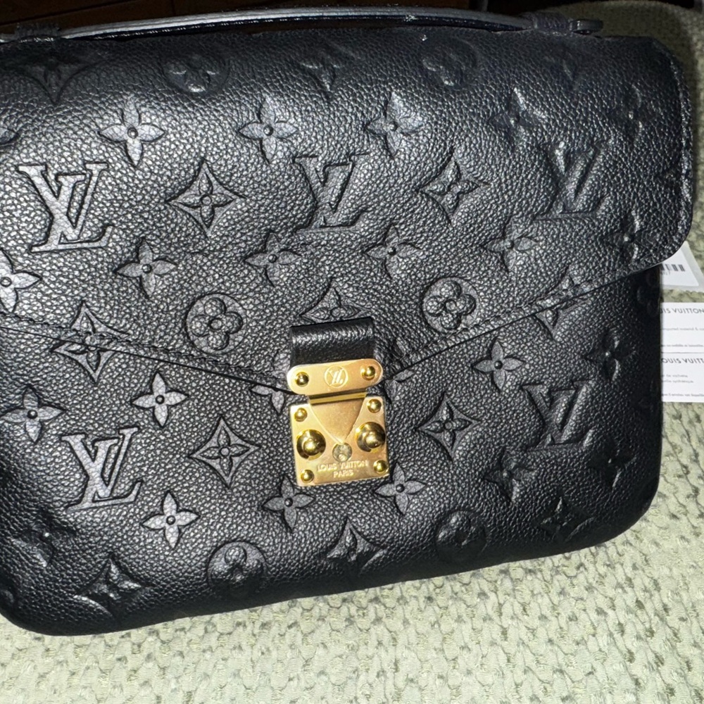 Louis Vuitton Pochette Métis